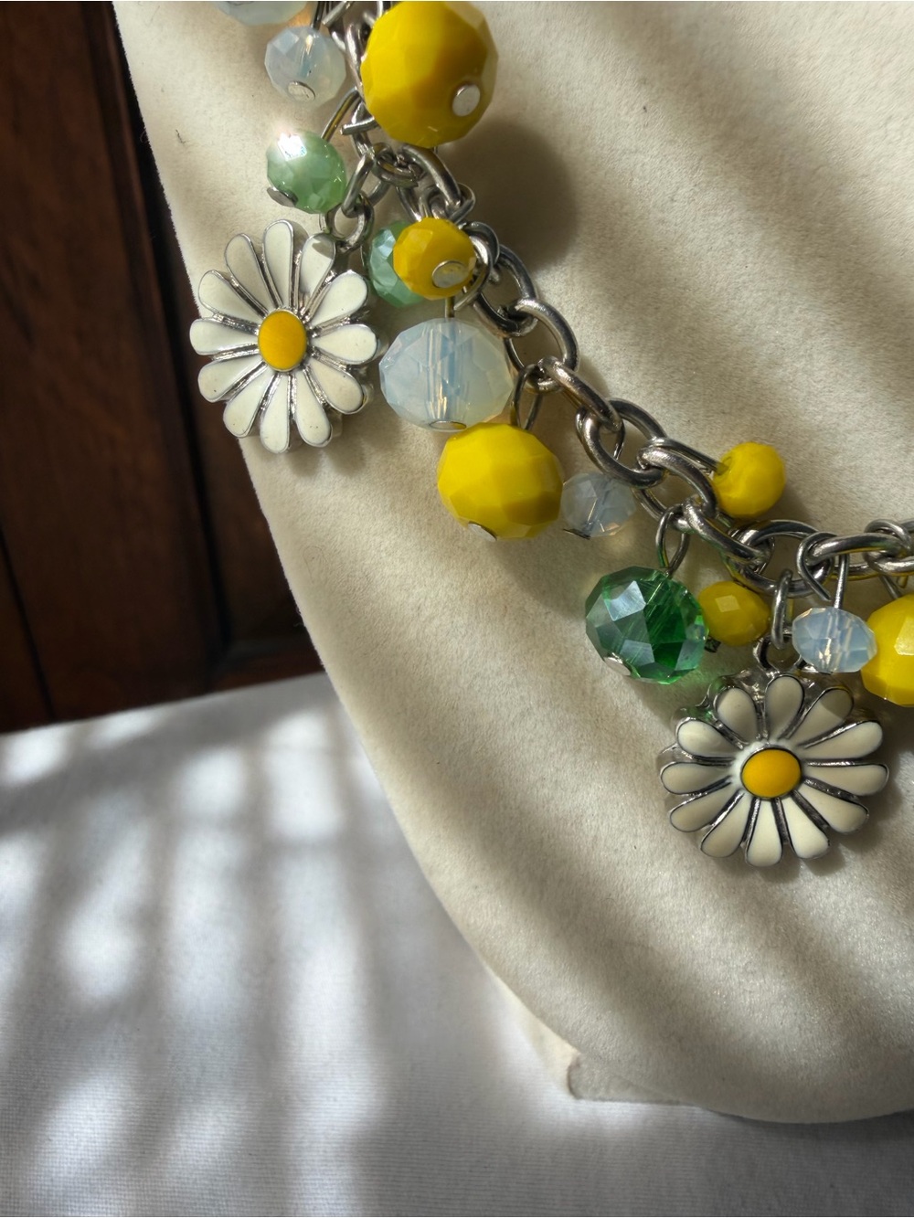 Pier 1 Daisy Necklace & Matching Earrings Set Yellow Floral Beaded Statement - Picture 2 of 9